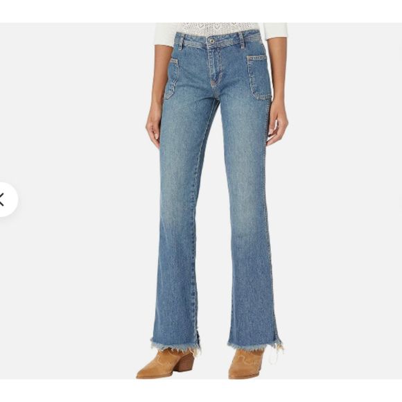 Free People We The Free Izzy Flare Jeans Size 29 Medium Wash Freyed Hem Blue - Picture 1 of 16